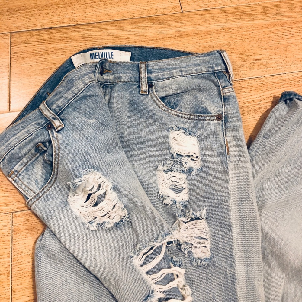 Brandy Melville boyfriend jeans